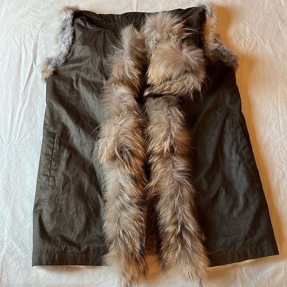 Diomi Fur Vest Rabbit/Raccoon Reversible Collared Medium - Picture 10 of 15